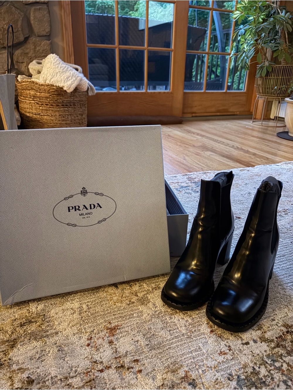 Prada Calzature Donna Black Leather Chelsea Booties